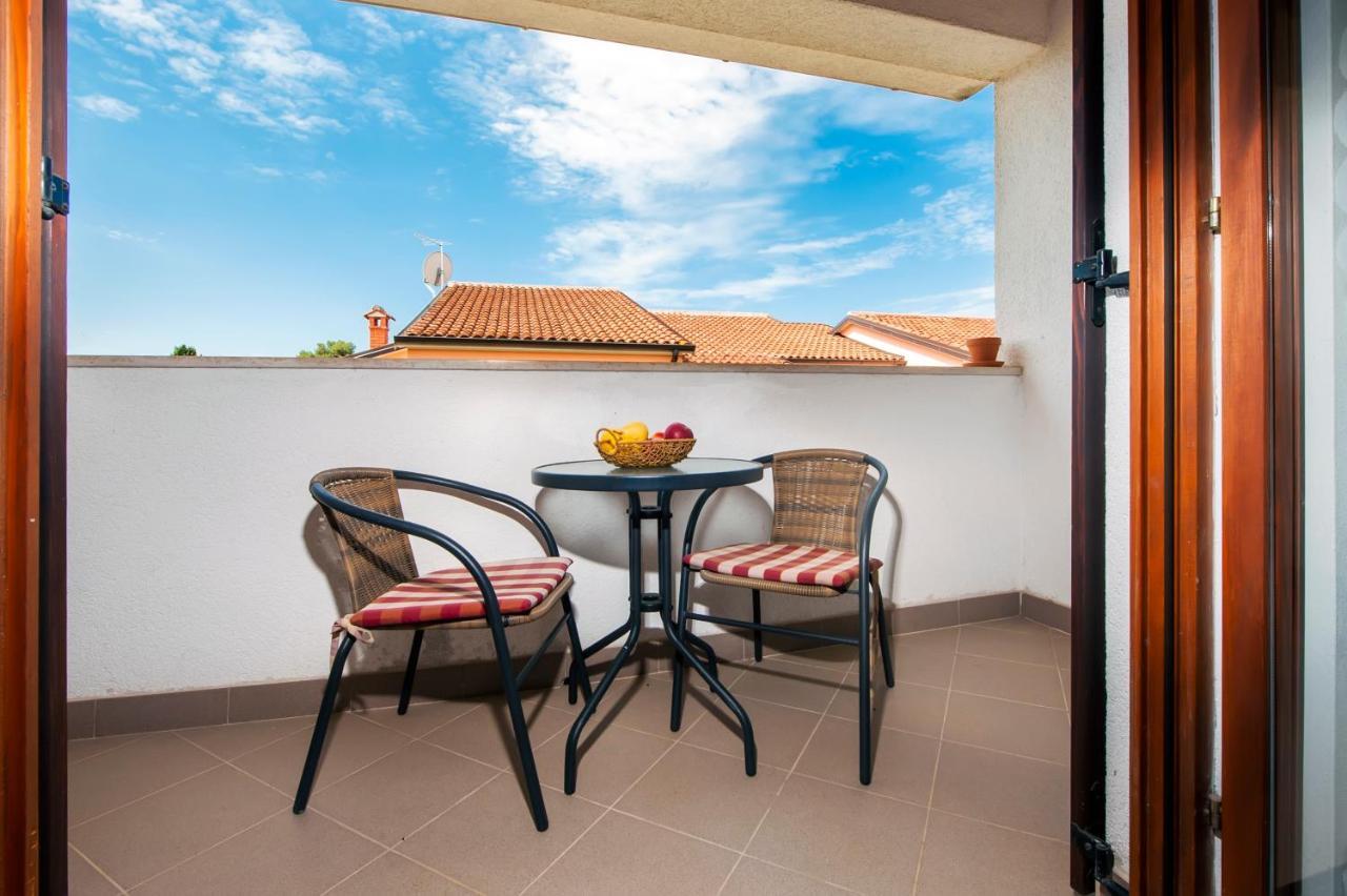 Apartman Near Beach Pelagic Sea View โรวีน ภายนอก รูปภาพ