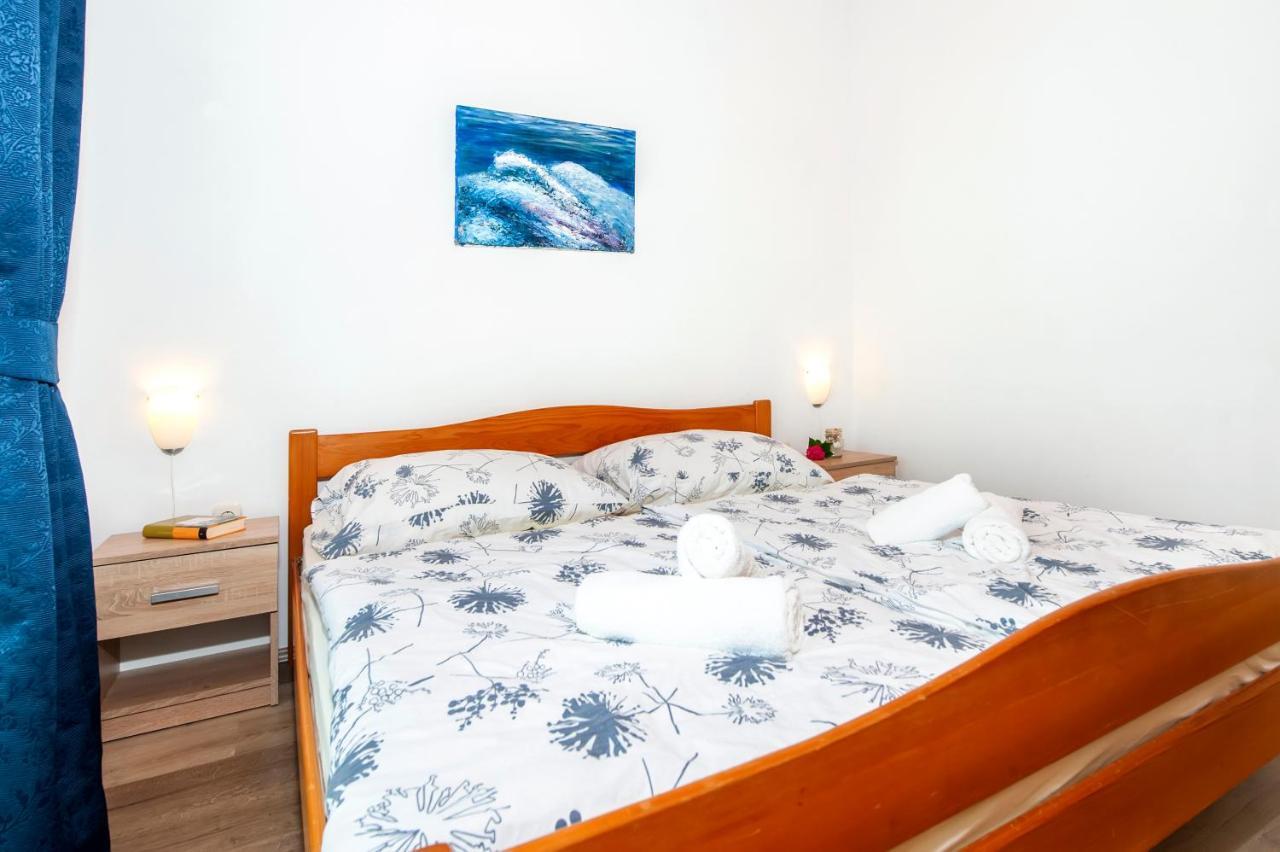 Apartman Near Beach Pelagic Sea View โรวีน ภายนอก รูปภาพ
